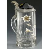 带高山火绒草的玻璃啤酒杯  1900年前后
