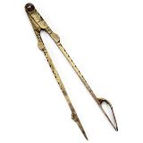 细长型黄铜圆规 (Slender Pair of Brass Compasses)