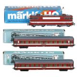 Märklin No. 3059 with 2 Wagons No. 4075, c. 1970