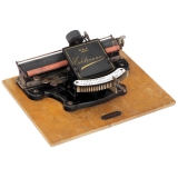 打字机 (Typewriters)
